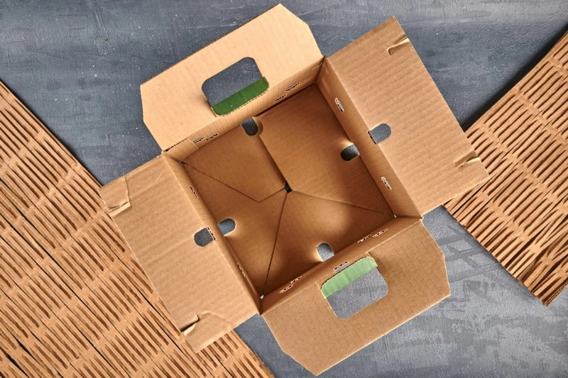 Коробки для вещей - купить в гардеробную картонные ящики в Москве  фото