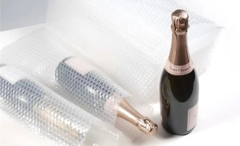 Как защитить хрупкий товар с помощью пузырчатой пленки?