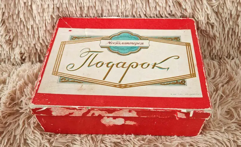 Какие цвета подарочных коробок наиболее популярны?