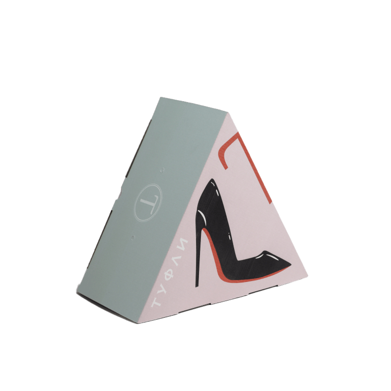 Треугольная коробка под туфли