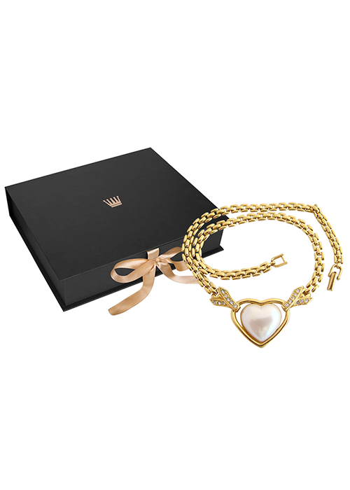 korobki-s-logotipom-dlya-ukrasheniy-kak-podcherknut-eksklyuzivnost-vashego-brenda (2-1).png