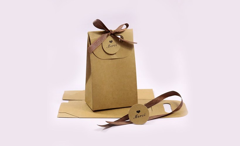 ispolzovanie-kraft-paketov-v-upakovke-podarkov-stilnye-i-ekologichnye-resheniya (1).png