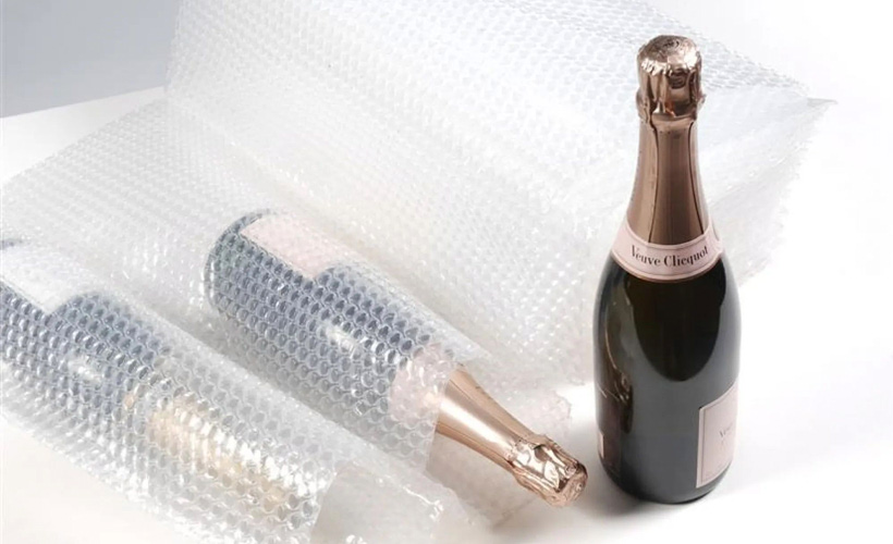 Как защитить хрупкий товар с помощью пузырчатой пленки?