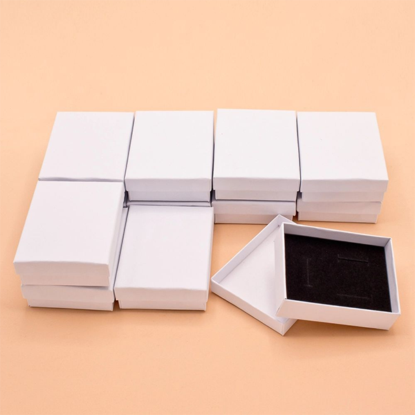 korobki-dlya-bizhuterii-kak-vybrat-razmer-v-zavisimosti-ot-kollektsii (2).png