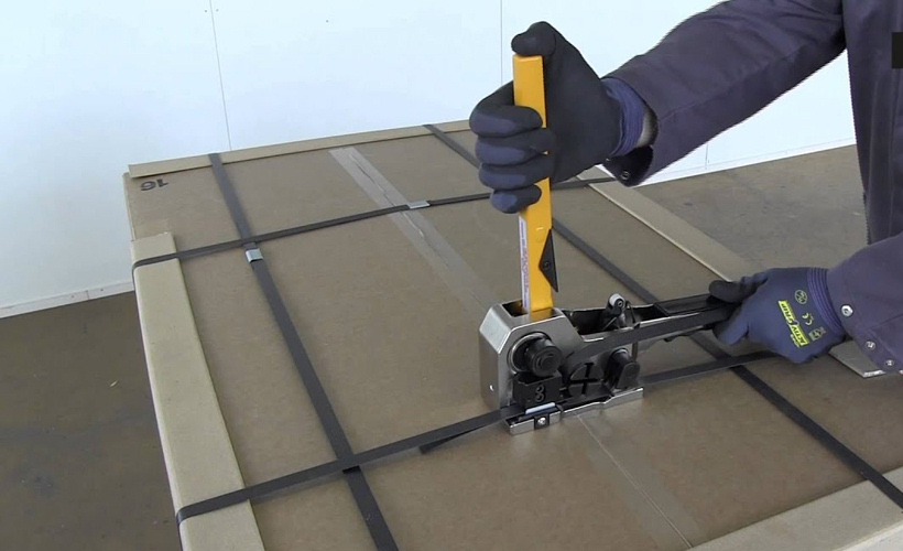 Как защитить коробку от механических повреждений при транспортировке?